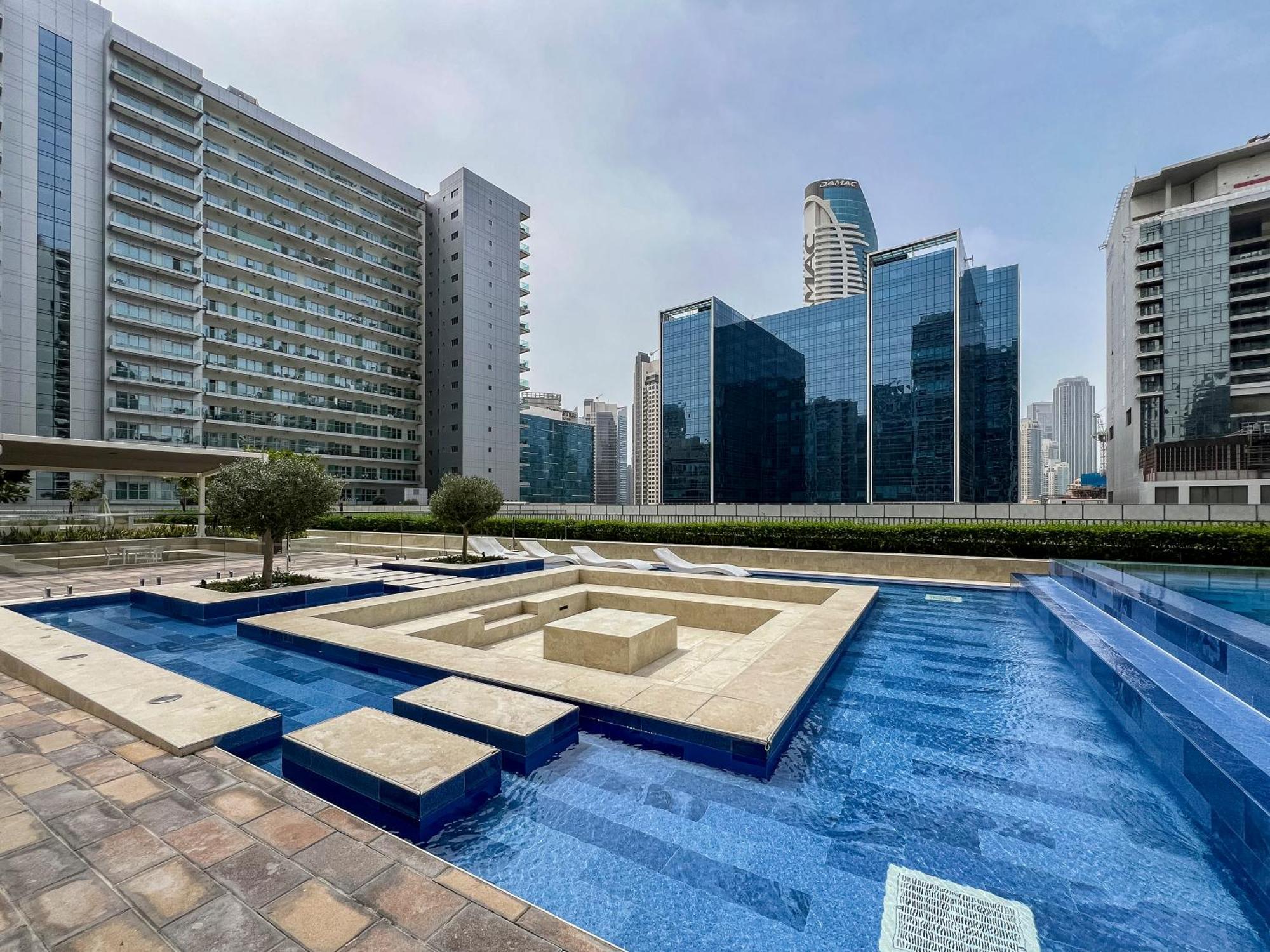 Trophy - Blossom W Balcony Garden & Canal View Dubai